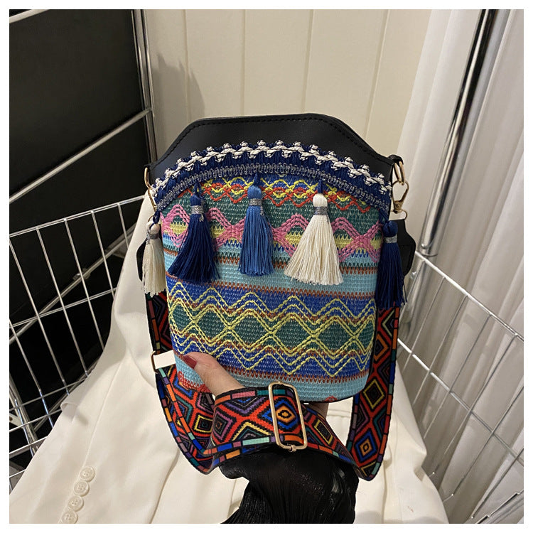 Ethnic-style tassel bucket bag, woven versatile crossbody and shoulder bag