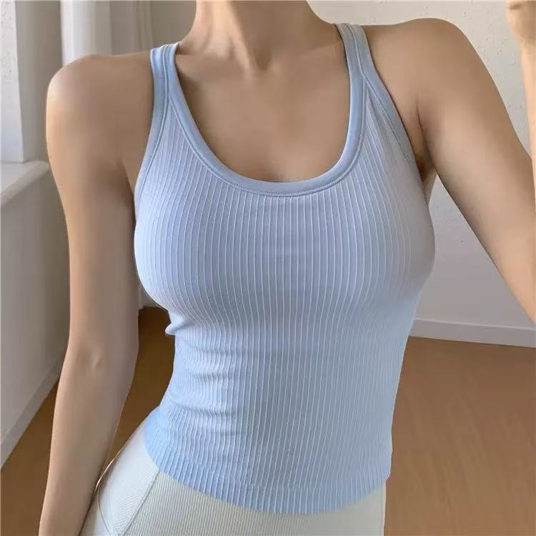 Quick-drying outerwear-style sports bra
