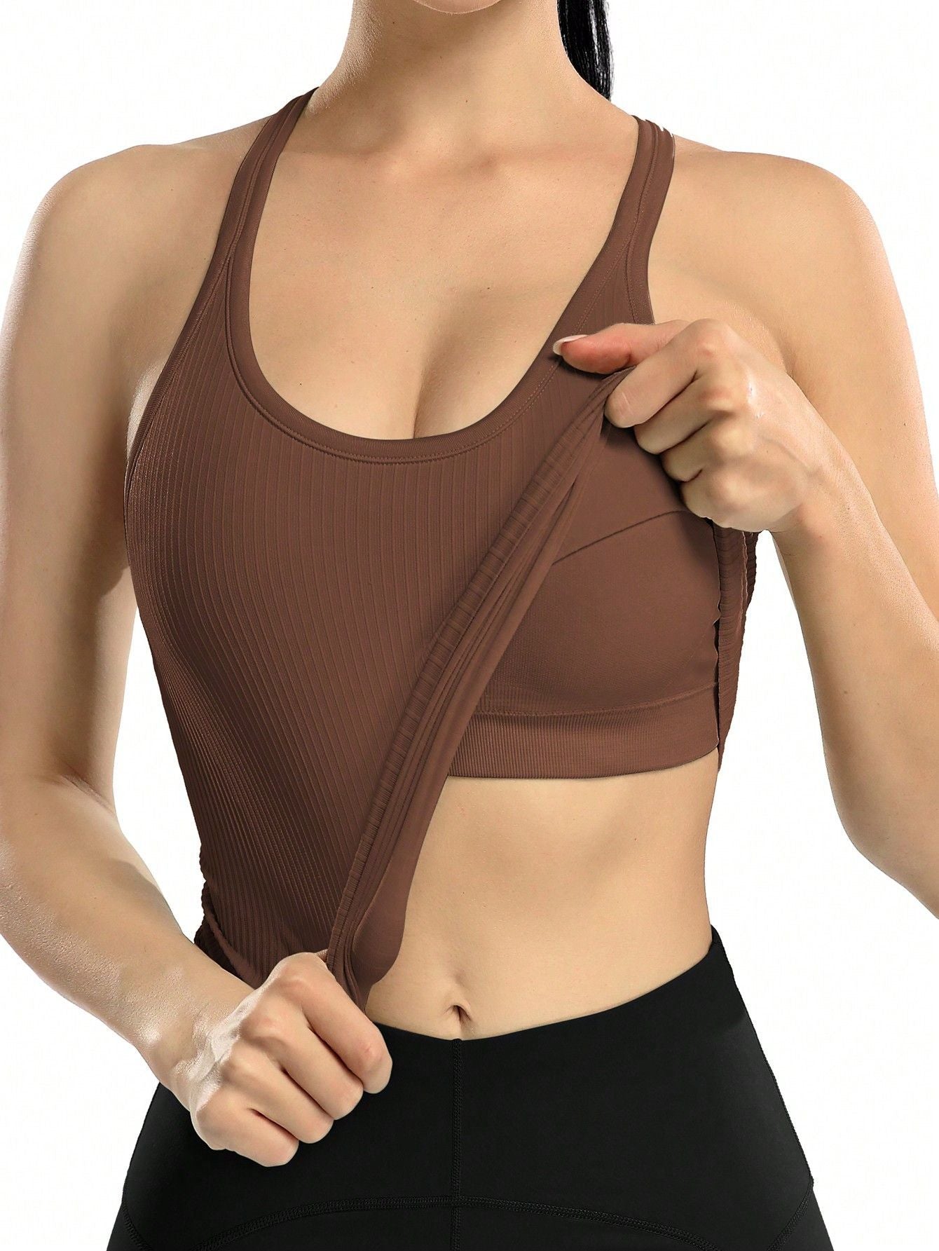 Quick-drying outerwear-style sports bra