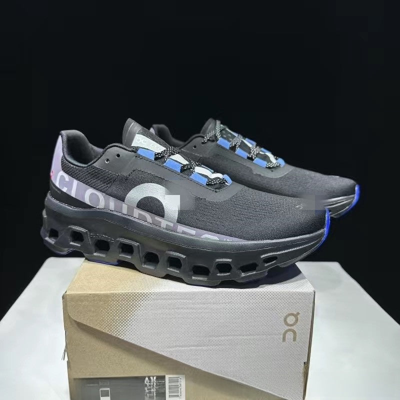 Fashionable sports shoes